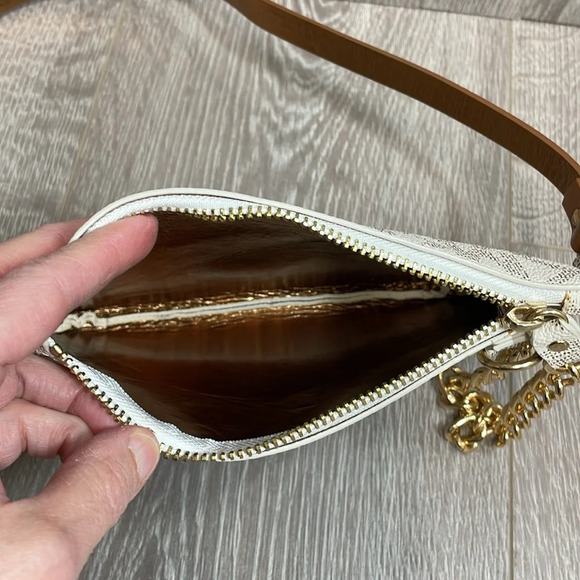 Michael Kors Signature Vanilla and Gold Chain Belt Bag Pouch Fanny Pack Purse M - Picture 5 of 12